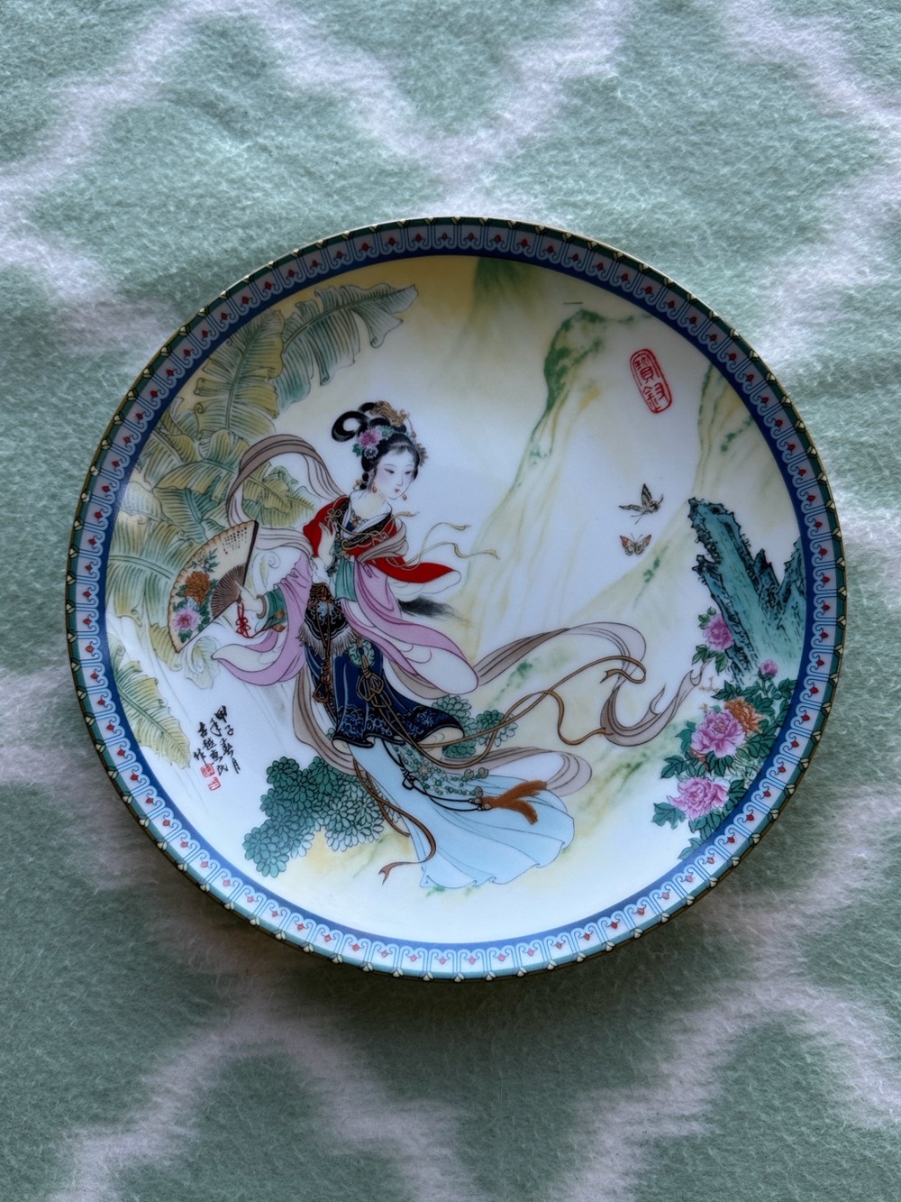 1986 Vintage Decorative Porcelain Plate with Floral Maiden Design - White/Blue